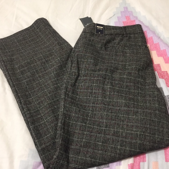 Abercrombie and Fitch: Simone High Rise Ankle Cut - Picture 2 of 3